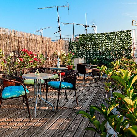 Renovated Apartment With Roof Garden Access, 15 M Walk To Acropolis アテネ エクステリア 写真