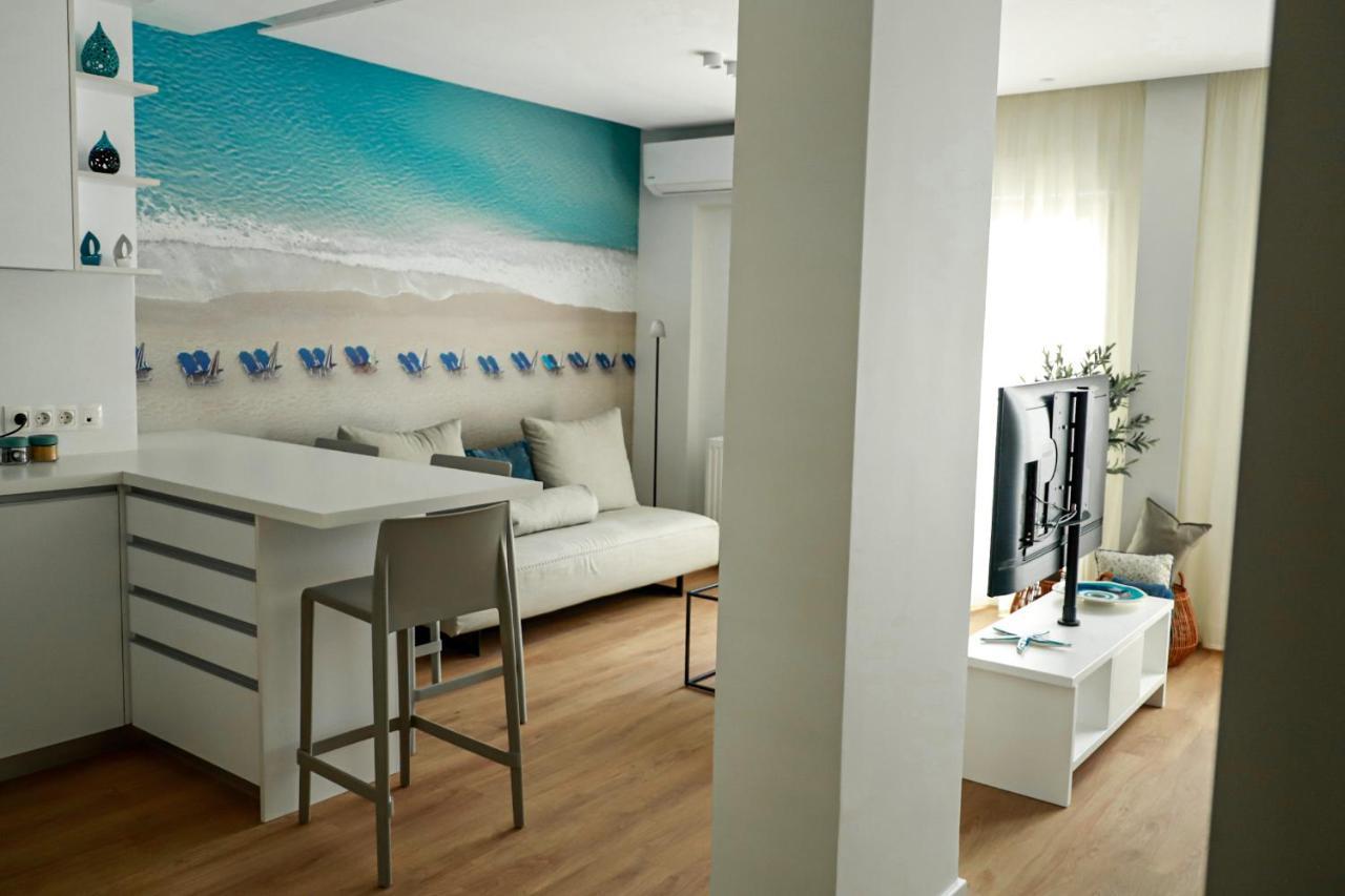 Renovated Apartment With Roof Garden Access, 15 M Walk To Acropolis アテネ エクステリア 写真