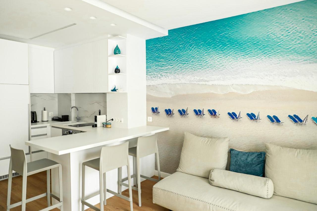 Renovated Apartment With Roof Garden Access, 15 M Walk To Acropolis アテネ エクステリア 写真