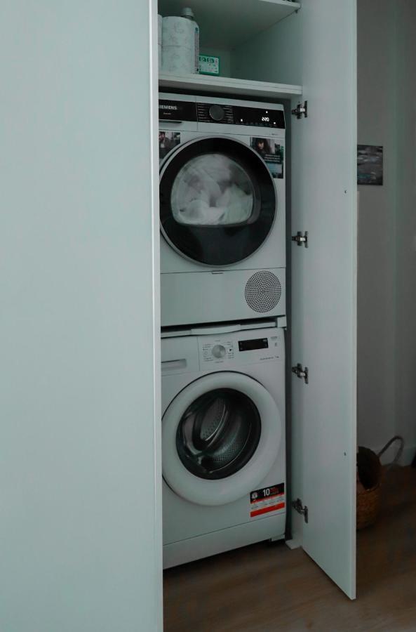 Renovated Apartment With Roof Garden Access, 15 M Walk To Acropolis アテネ エクステリア 写真