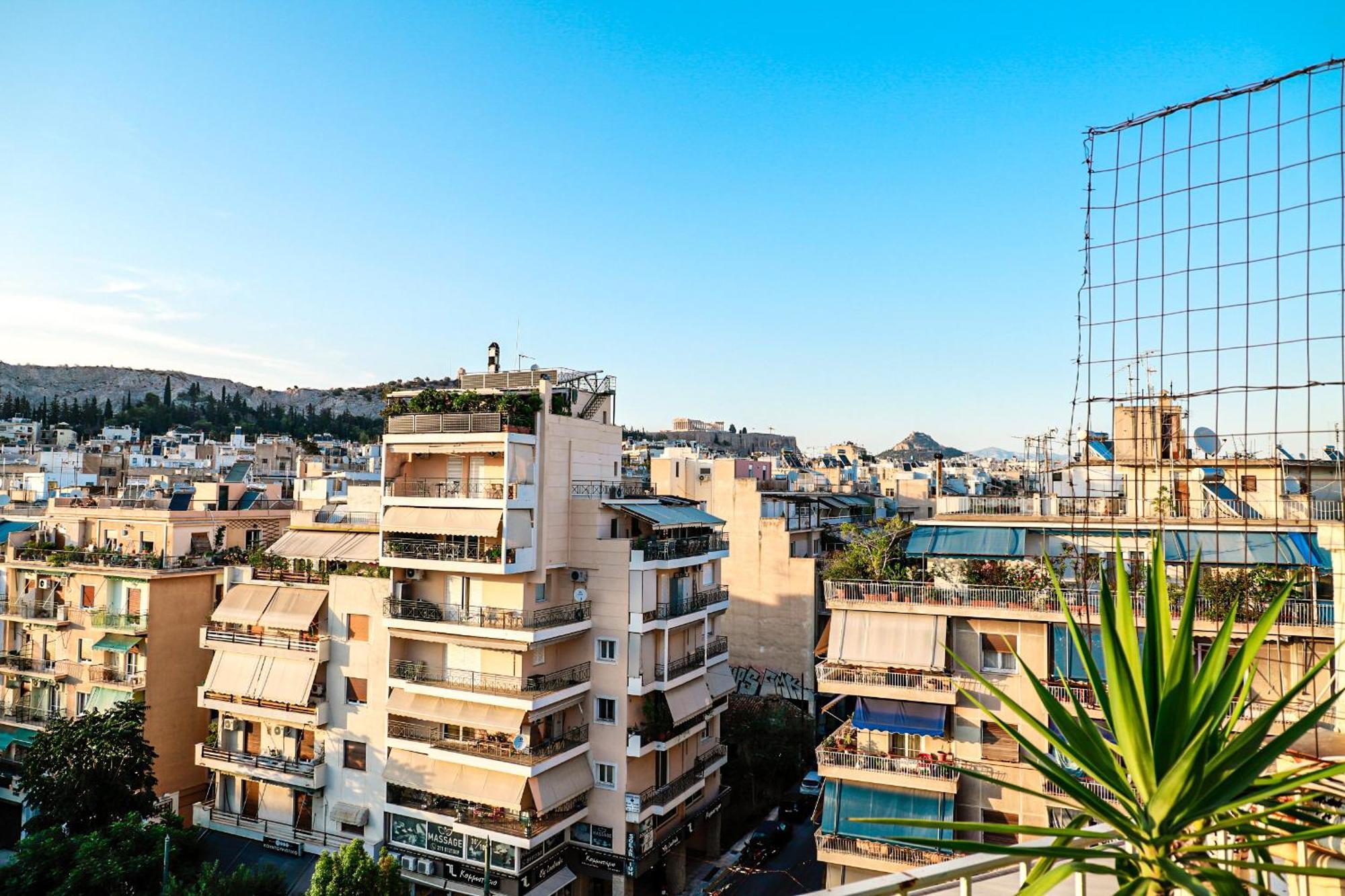Renovated Apartment With Roof Garden Access, 15 M Walk To Acropolis アテネ エクステリア 写真