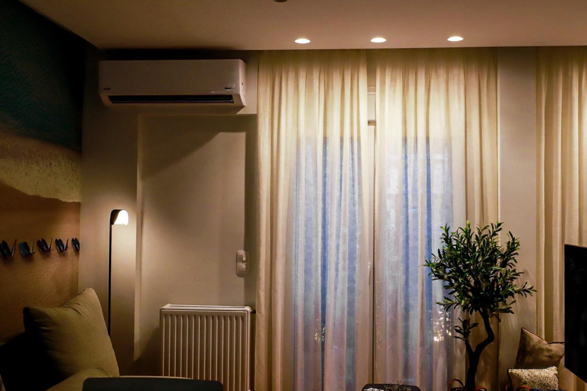 Renovated Apartment With Roof Garden Access, 15 M Walk To Acropolis アテネ エクステリア 写真