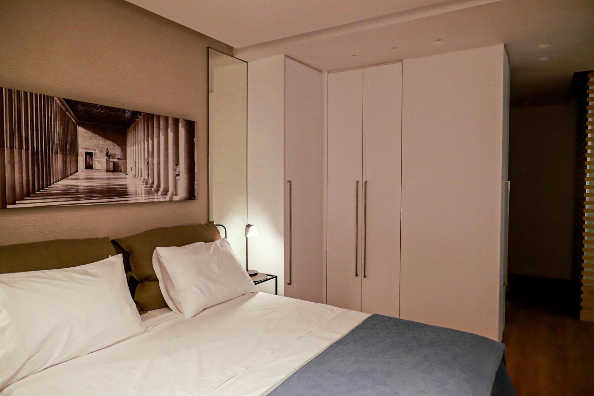 Renovated Apartment With Roof Garden Access, 15 M Walk To Acropolis アテネ エクステリア 写真