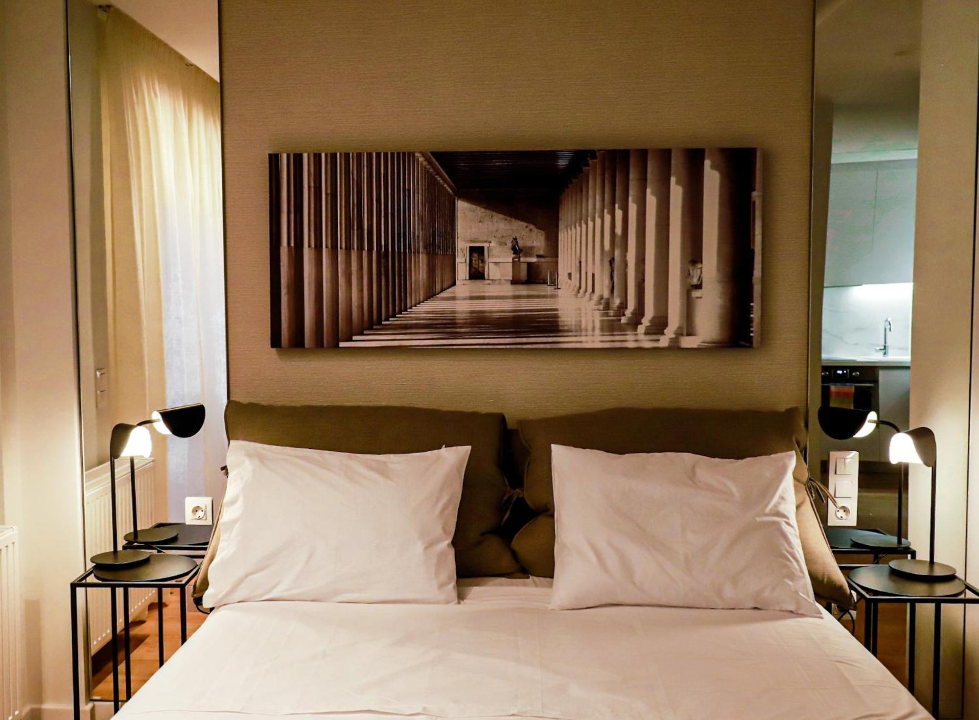 Renovated Apartment With Roof Garden Access, 15 M Walk To Acropolis アテネ エクステリア 写真