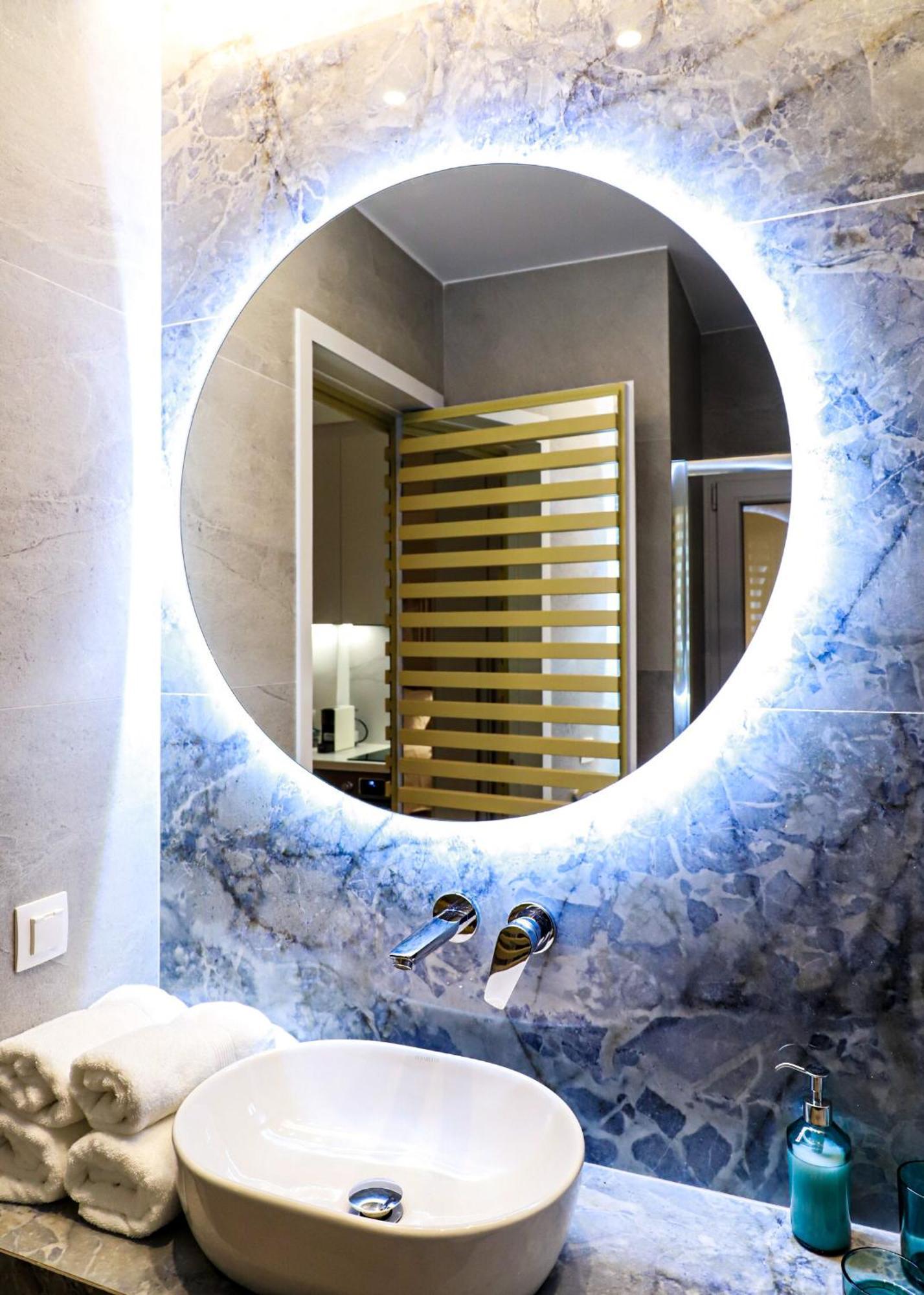 Renovated Apartment With Roof Garden Access, 15 M Walk To Acropolis アテネ エクステリア 写真