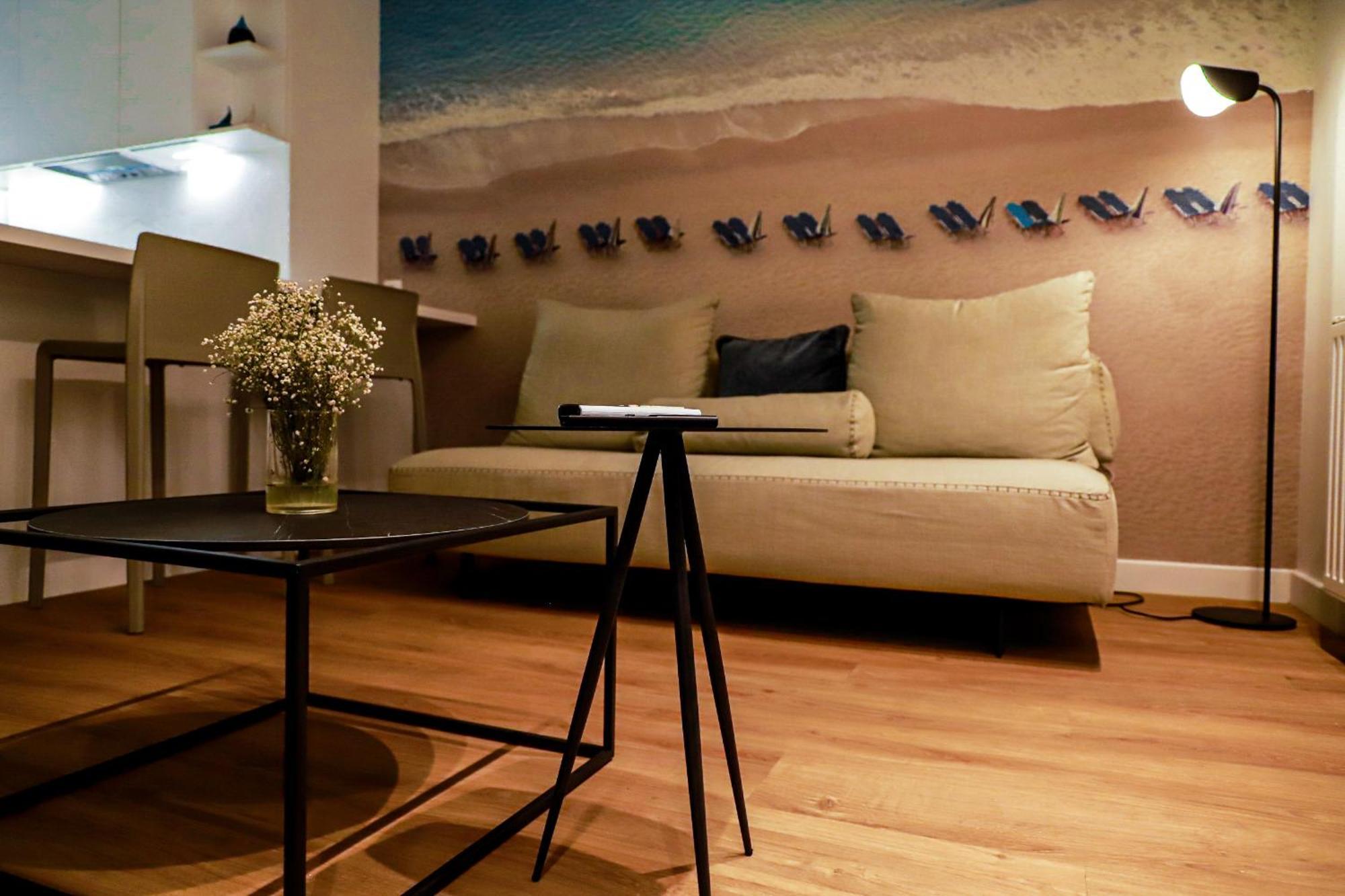 Renovated Apartment With Roof Garden Access, 15 M Walk To Acropolis アテネ エクステリア 写真