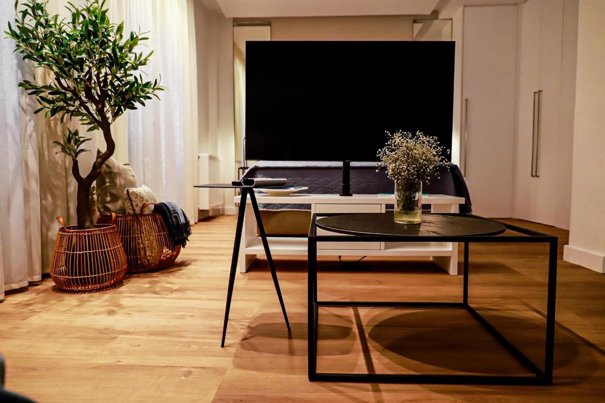 Renovated Apartment With Roof Garden Access, 15 M Walk To Acropolis アテネ エクステリア 写真