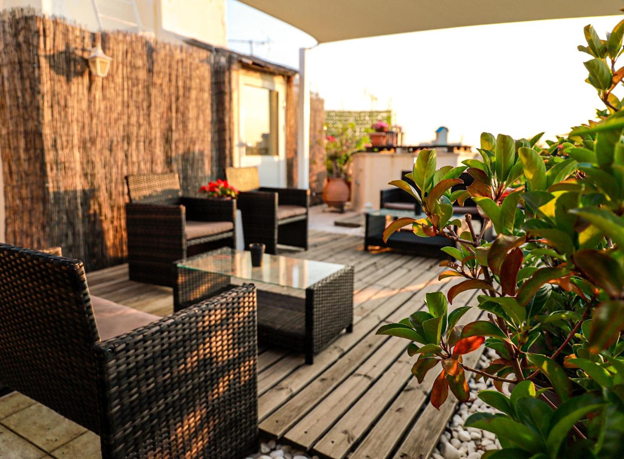 Renovated Apartment With Roof Garden Access, 15 M Walk To Acropolis アテネ エクステリア 写真