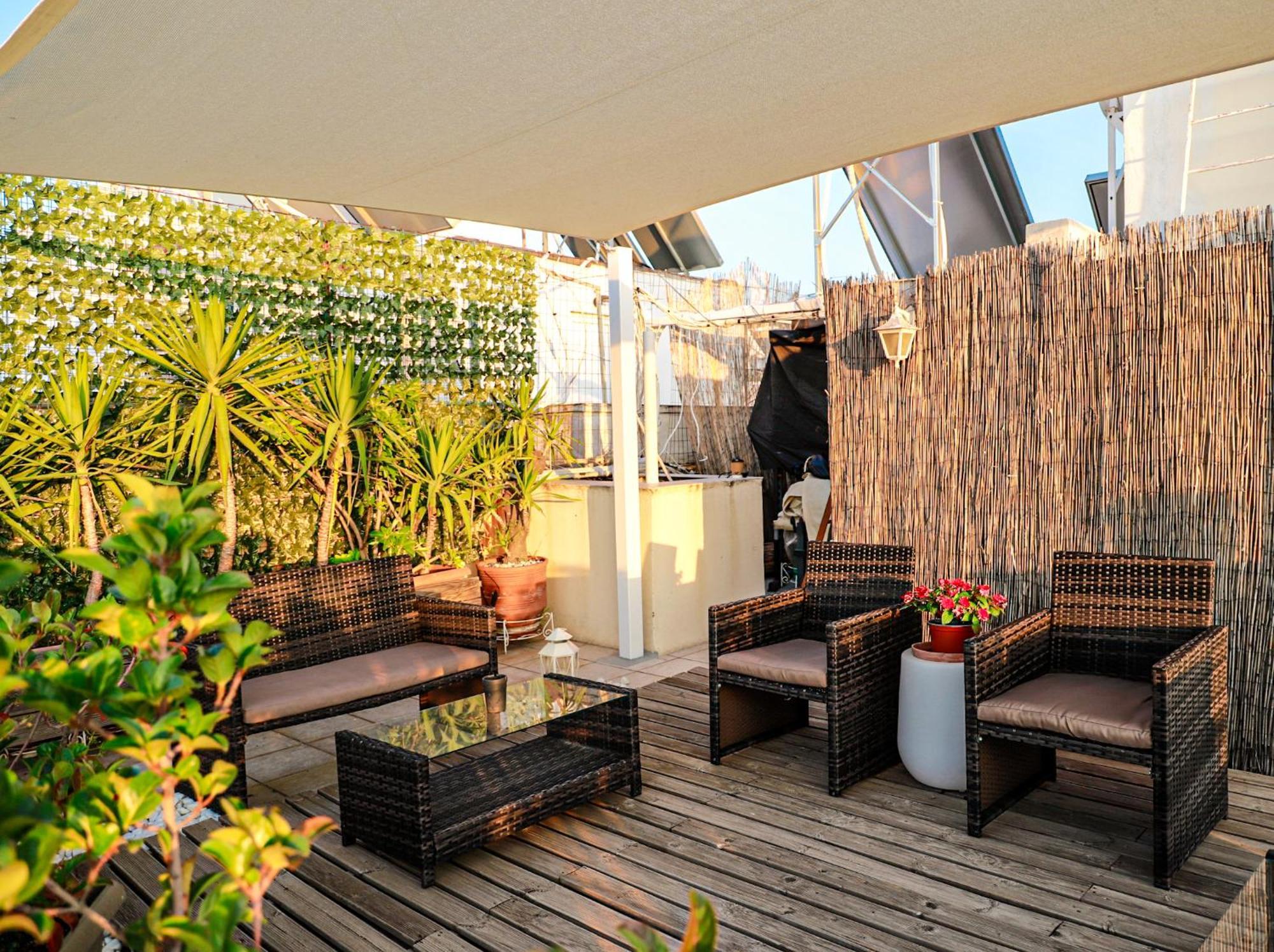 Renovated Apartment With Roof Garden Access, 15 M Walk To Acropolis アテネ エクステリア 写真