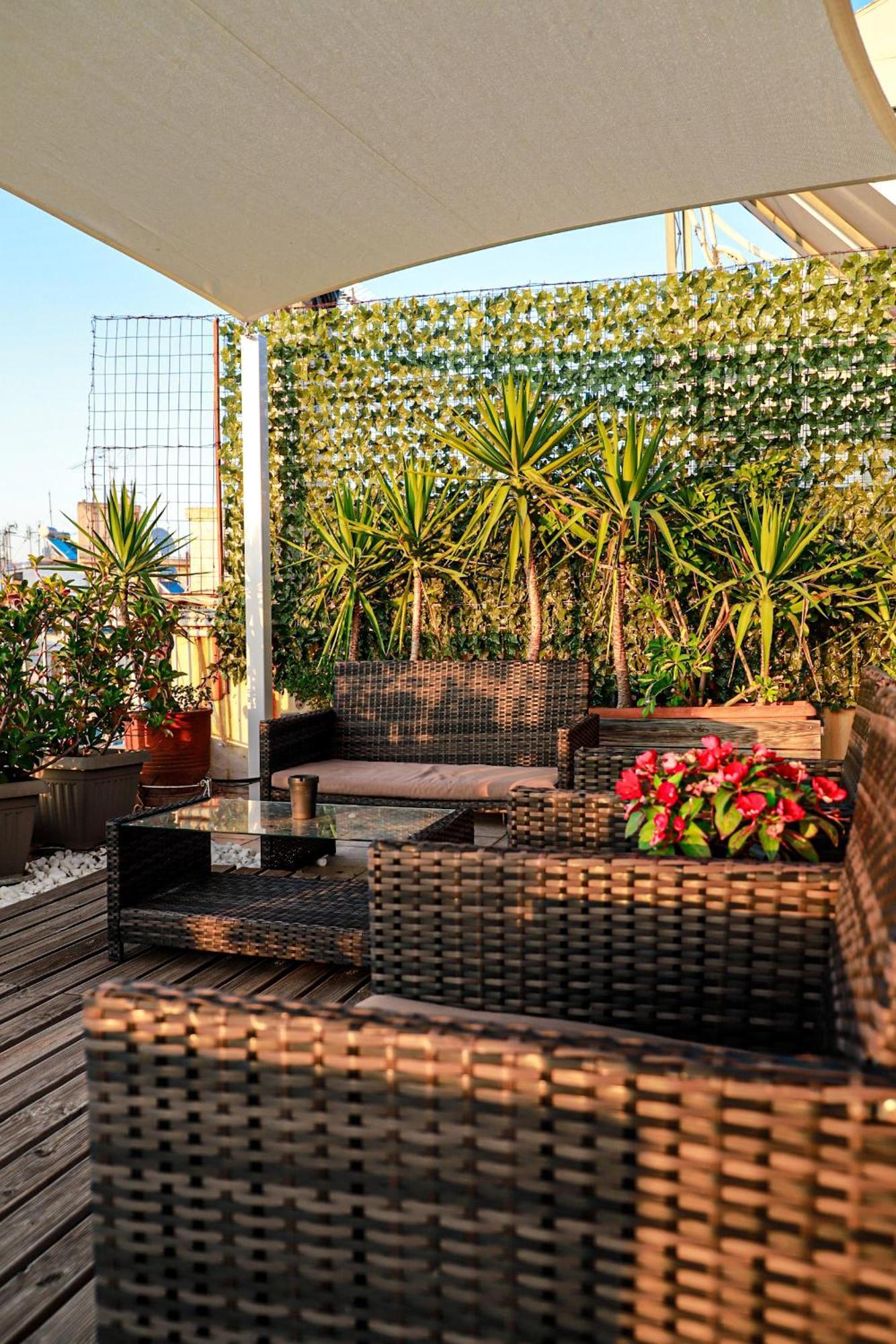 Renovated Apartment With Roof Garden Access, 15 M Walk To Acropolis アテネ エクステリア 写真